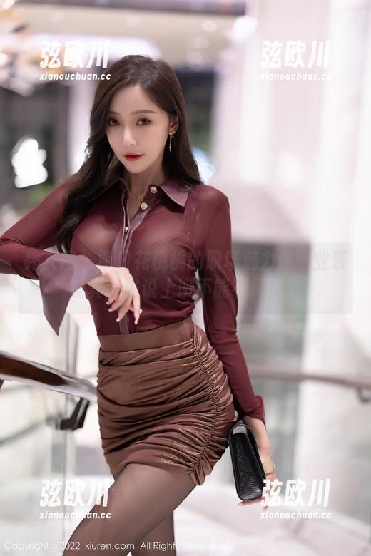 秀人网 - 明日花桃桃的职场魅力：职业装写真，谁说上班不能有风情？