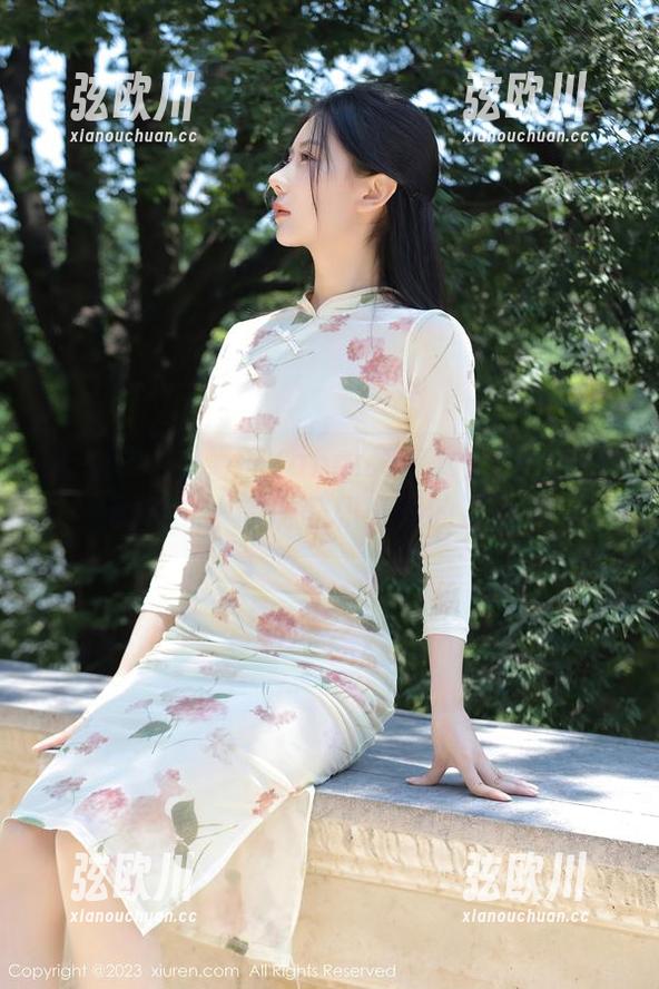 秀人网 - 王馨瑶Yanni死库水之旅：高清图册，水的清澈和光影的游戏。