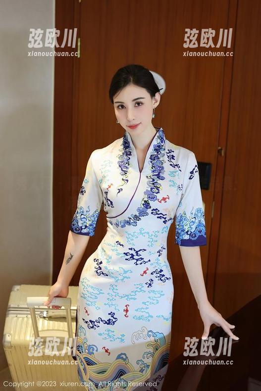 秀人网 - 糯美子nini的校园探险作品集：迷失在阳光和校服之间