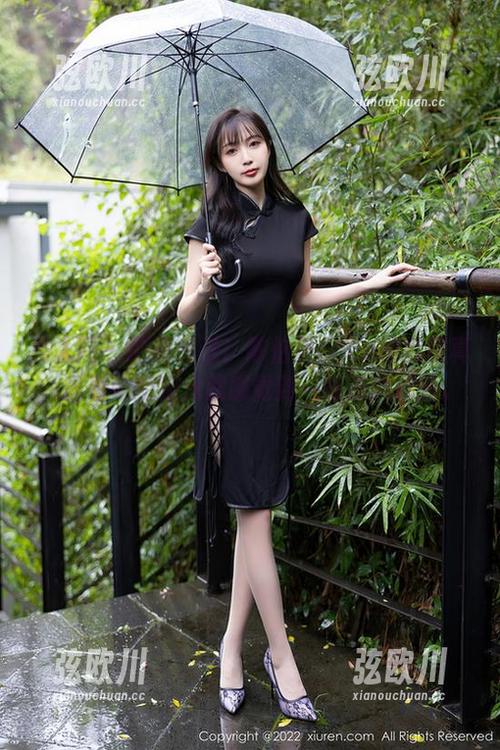 秀人网 - 原图传送！陈怡曼coco短裤写真，光看她的腿我就感觉到一阵海风拂面。