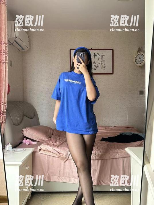 美邵女Baby 微密圈 - 瞩目全套:黑丝玉足下的美邵女Baby撩动心弦