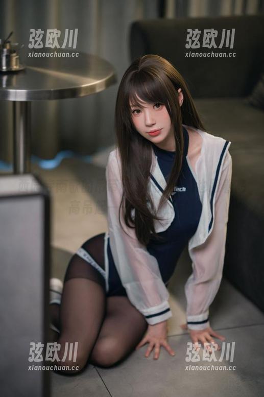 西园寺南歌的吊带下，我的心情也跟着高高吊起——图包放送！