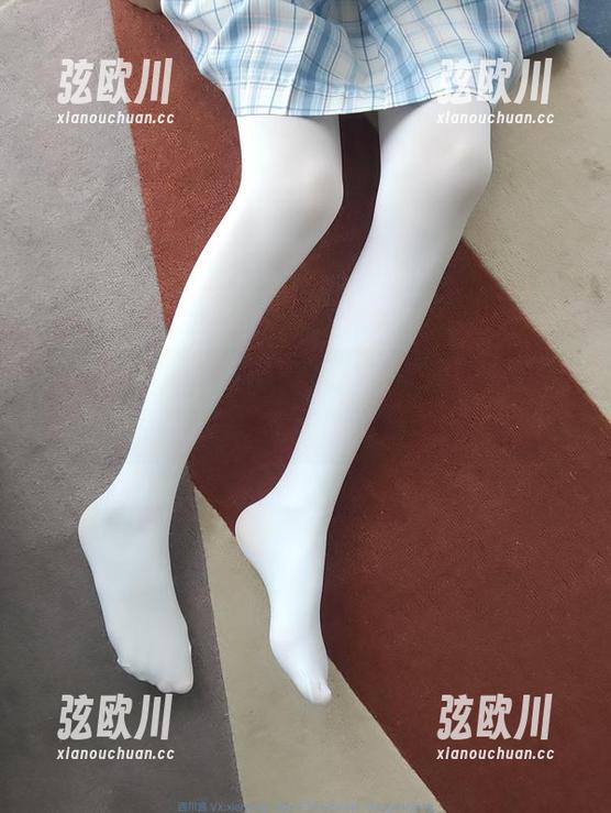 西尔酱的定制写真：死库水校服让我想起那些“水”天的日子