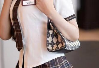 语画界 - 杨晨晨裸足的原图，完美体现什么叫自然的美