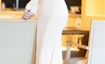 语画界 - 郑颖姗Bev白裙写真：高清资源，让你心动得无可救药！