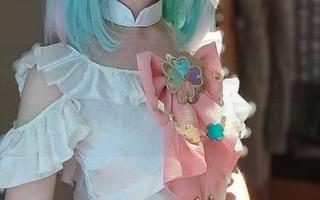 在“迷失人形QUQ”的图包中，女神的每一面都令人惊叹，真是目不暇接！