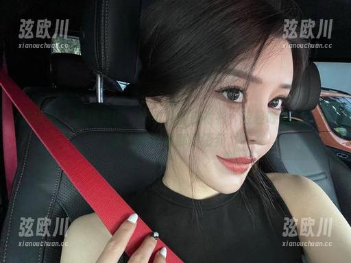 金希儿 微密圈 - 精选美图:金希儿的白衬衫,轻轻呼吸间,仿佛能感受到那股清新。