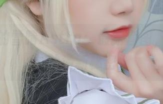 浴缸中的雪晴Astra：最新套图，水雾之外的清新秘密！