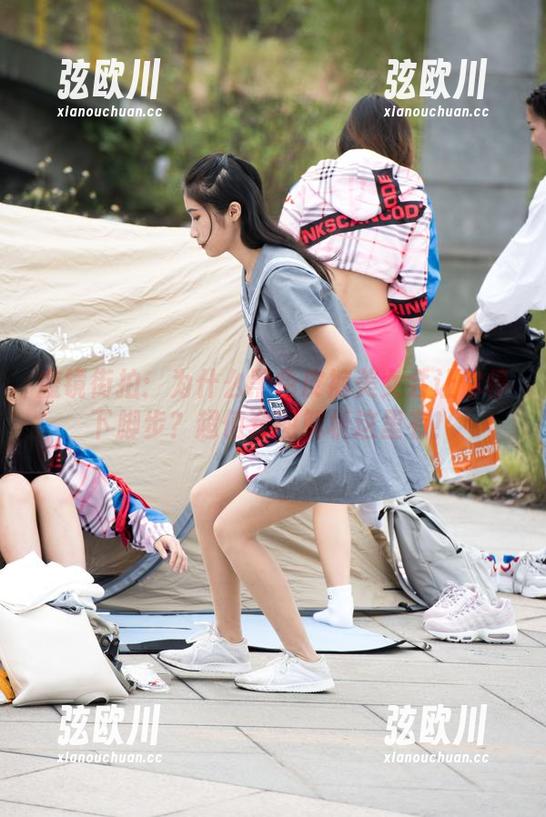 魔镜街拍：为什么黑色皮裤美女会让你停下脚步？超值套图解析这里有！